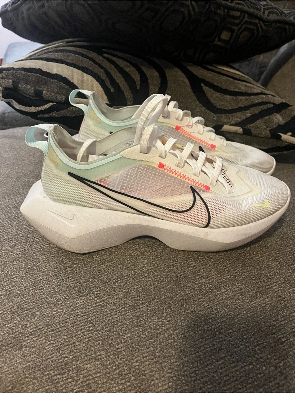 Nike Women's White and Light Green Lace-Up Running Sneakers